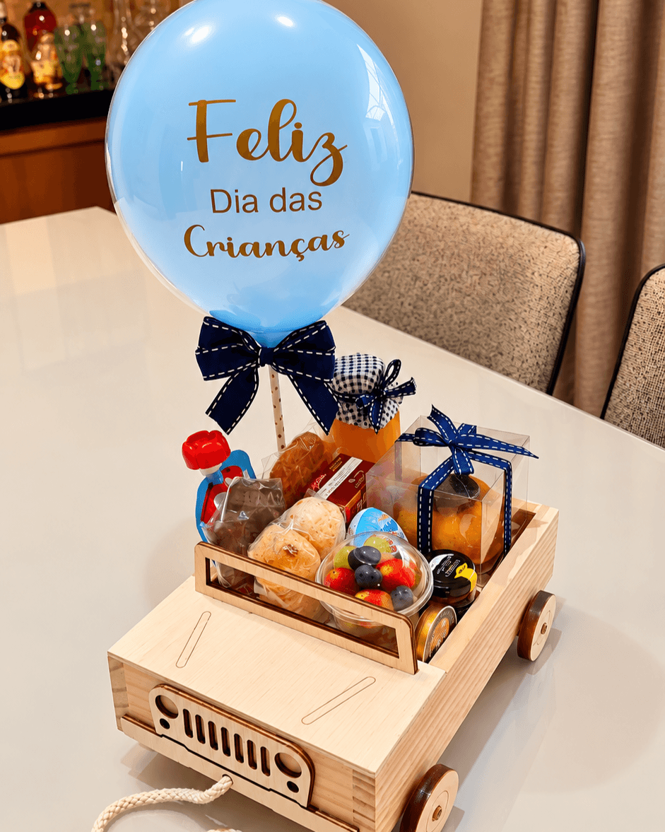 Caminhão Presente com Balão Azul