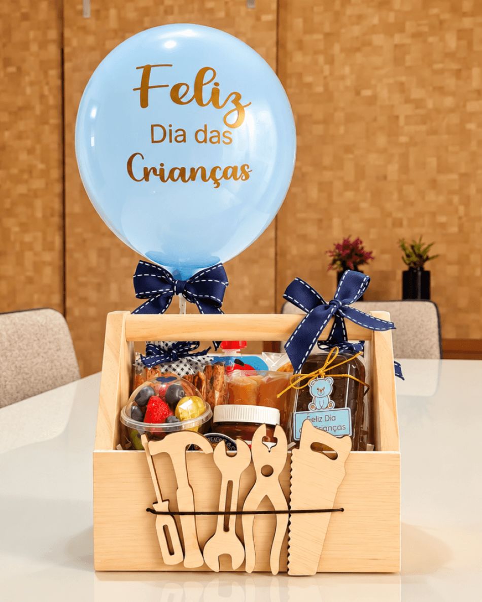 Cesta de presentes com balão azul